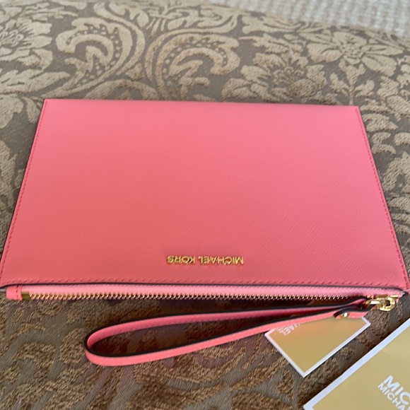 Michael Kors Jet Set Travel XL Zip Clutch-Wristlet - Picture 12 of 16